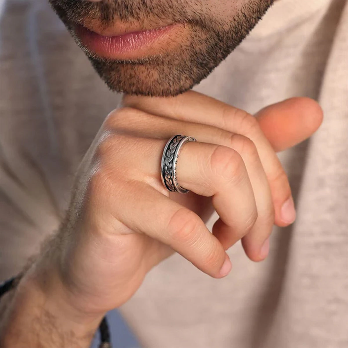 Man wearing ALBERT M. JEWELS JEWELRY Mod. WSOX00577.S-20 silver ring