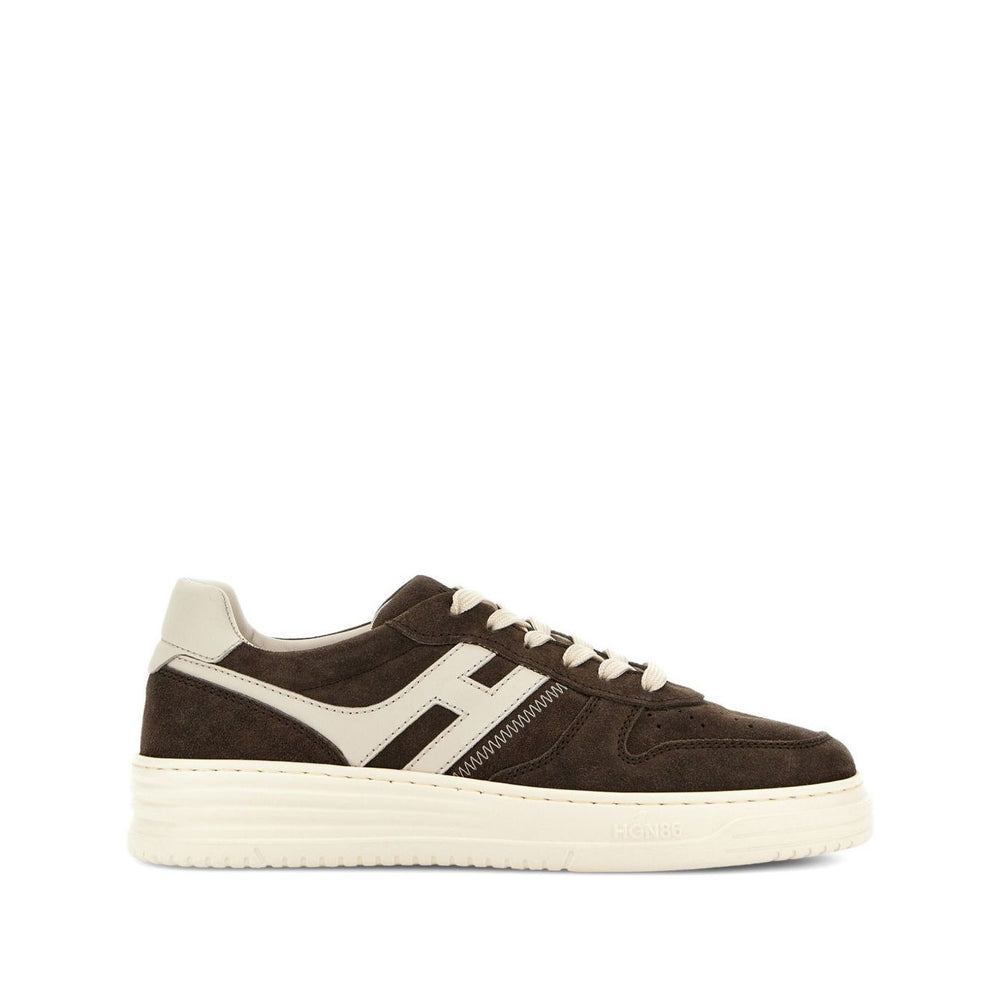 Hogan Pre Sneakers Hogan H630 in coffee brown leather with front lace-up, side logo patch, and contrasting branded heel counter.