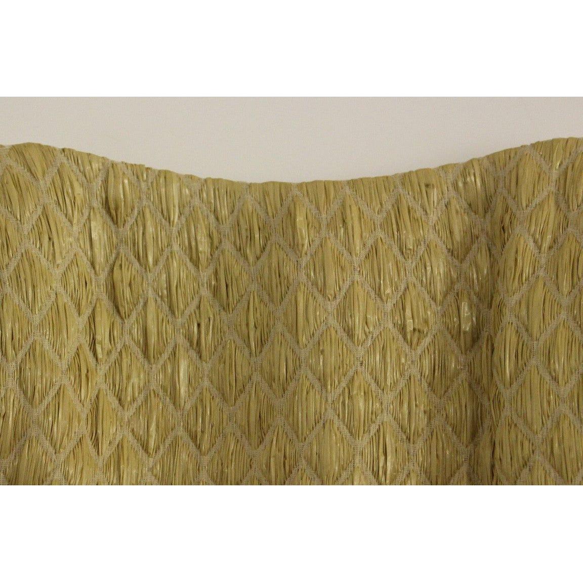 بلوزة أندريا إنكونتري الحصرية المصنوعة من الحرير المخلوط باللون البيج بدون أكتاف