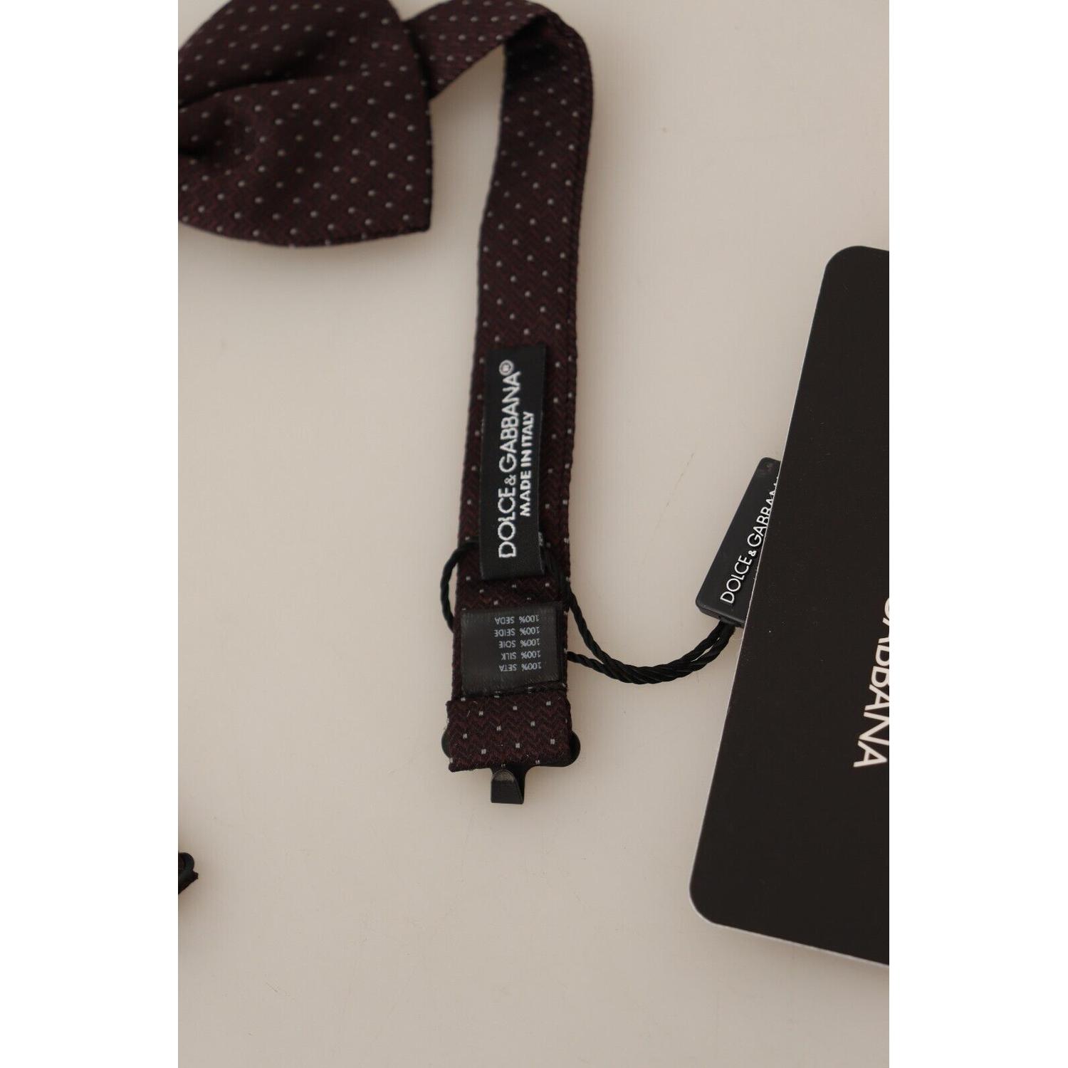 ربطة عنق من الحرير بنمط النقاط البنية الأنيقة من دولتشي آند غابانا