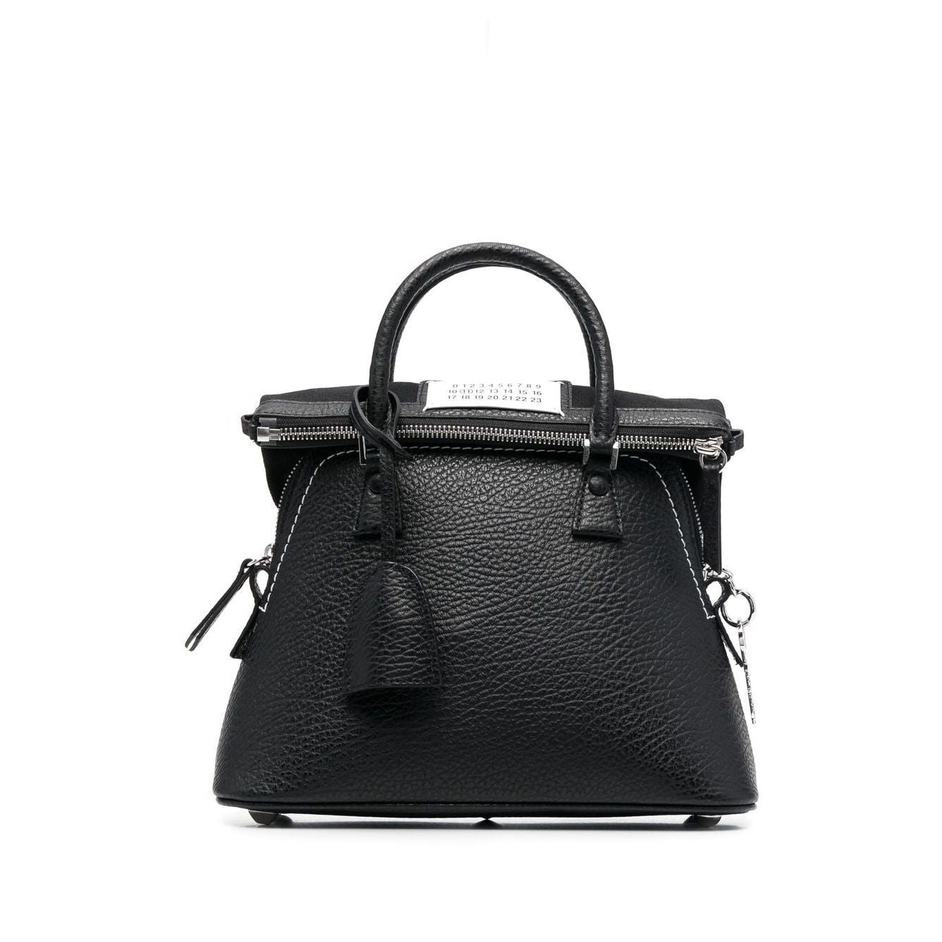 Front view with bag zipped and handles upright.