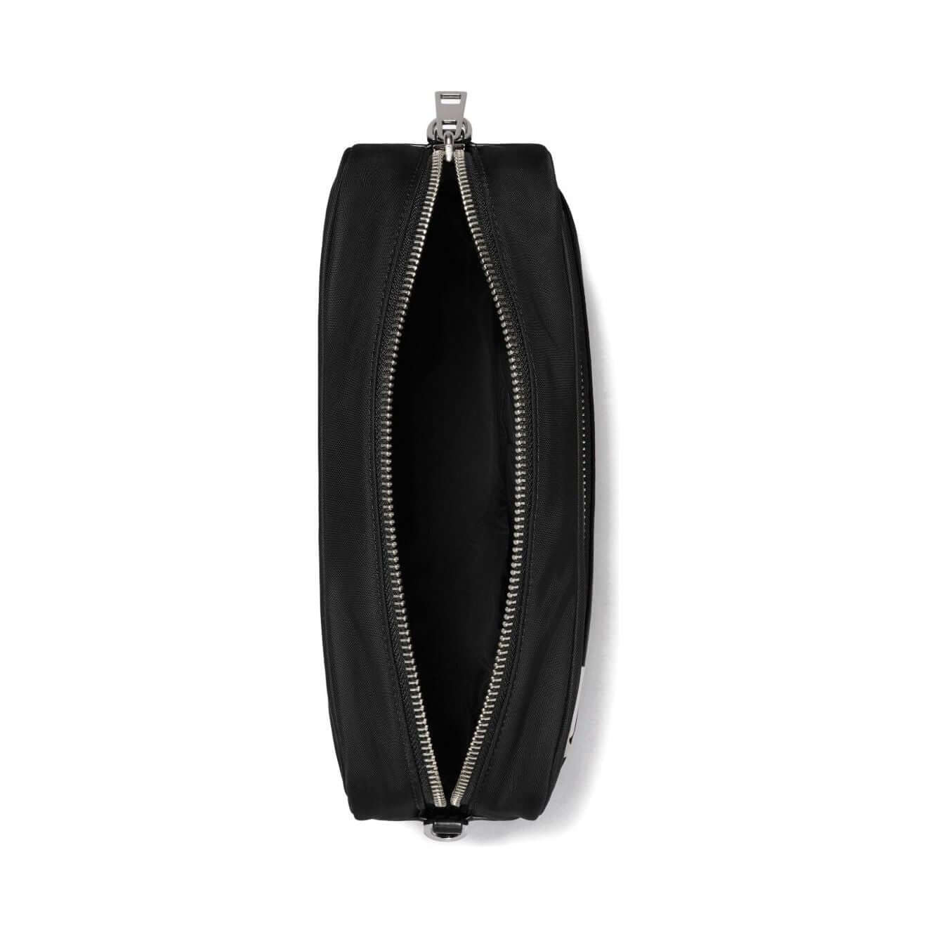 Front view with bag zipped and handles upright.