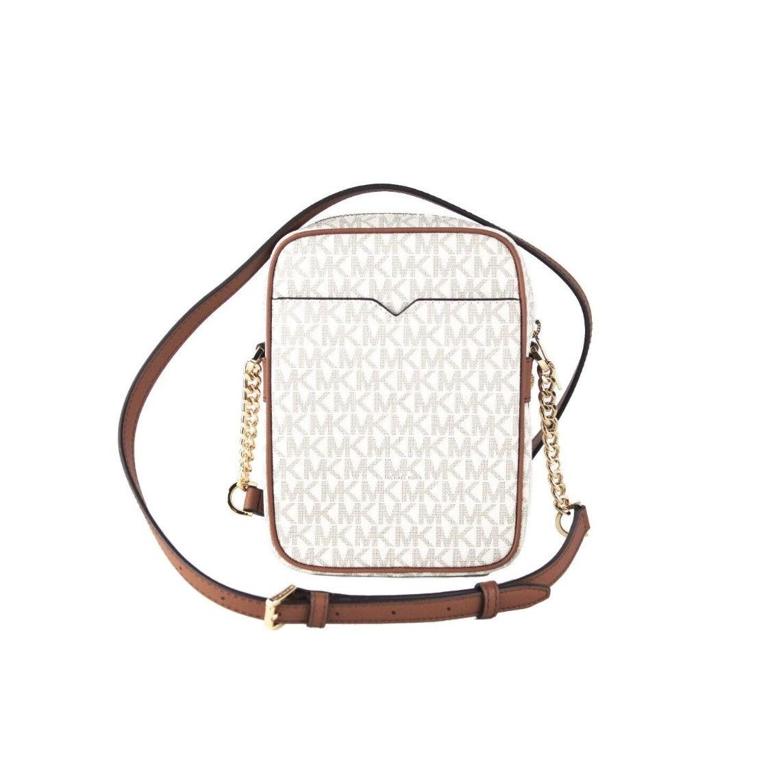 Front view with bag zipped and handles upright.