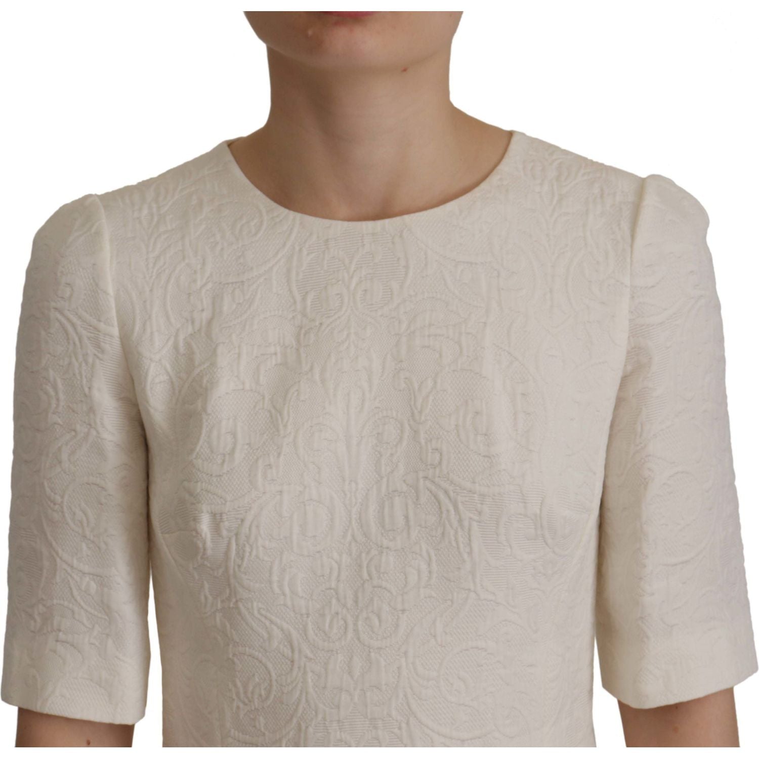 فستان متوسط ​​الطول من دولتشي آند غابانا من الجاكار باللون الأبيض