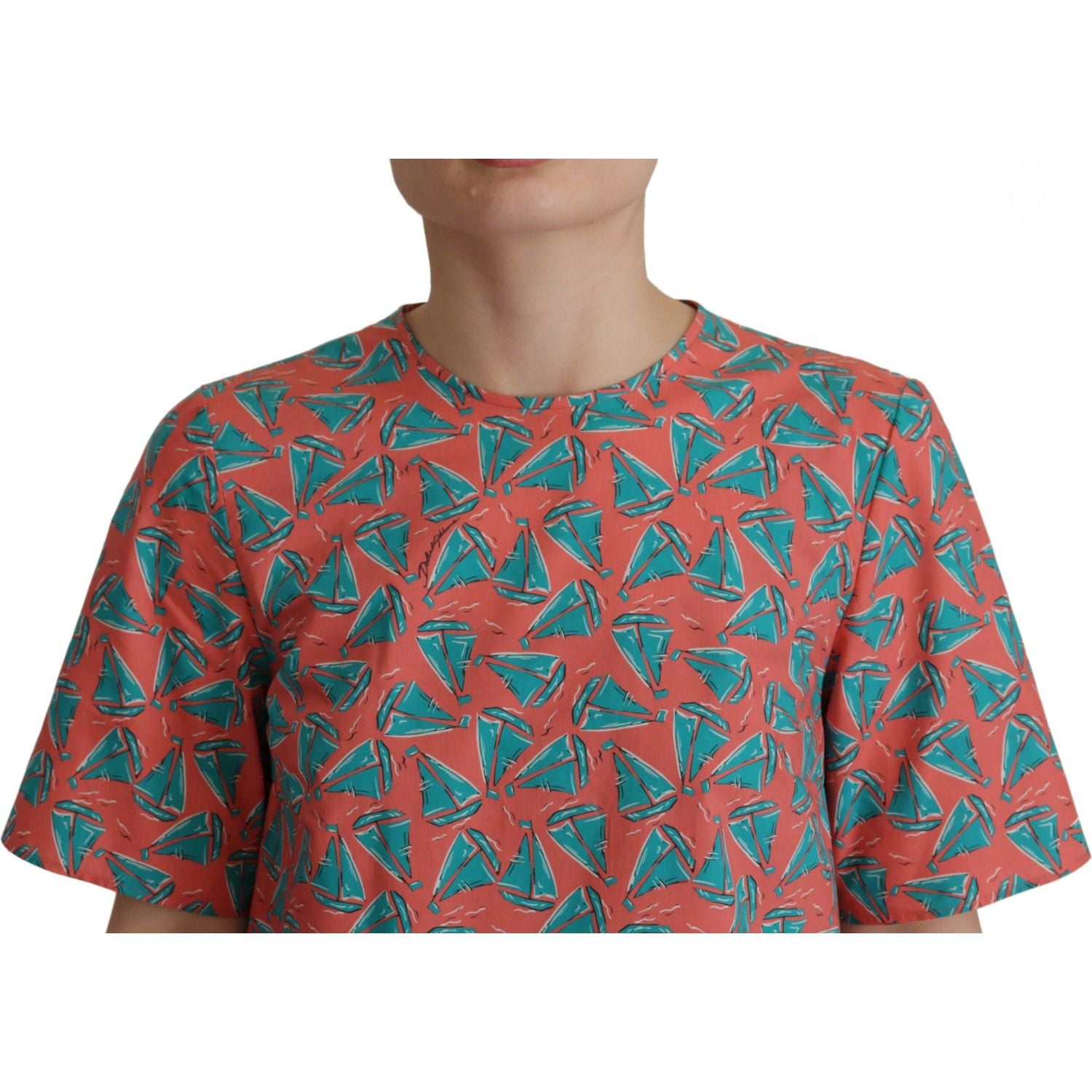 توب من القطن بطبعة قارب شراعي باللون الوردي الأنيق من دولتشي آند غابانا