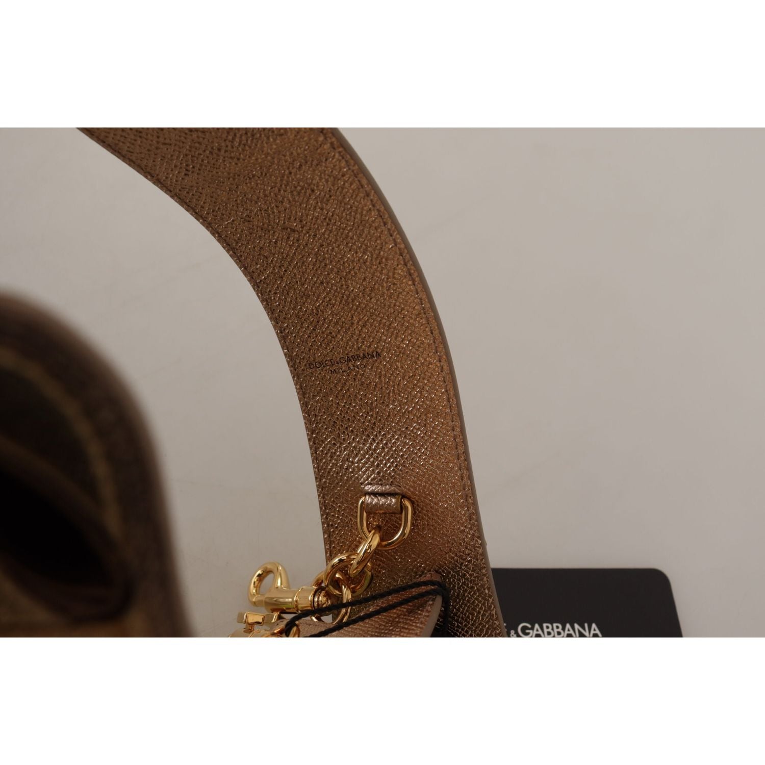 حزام كتف أنيق من الجلد باللون الذهبي من دولتشي آند غابانا