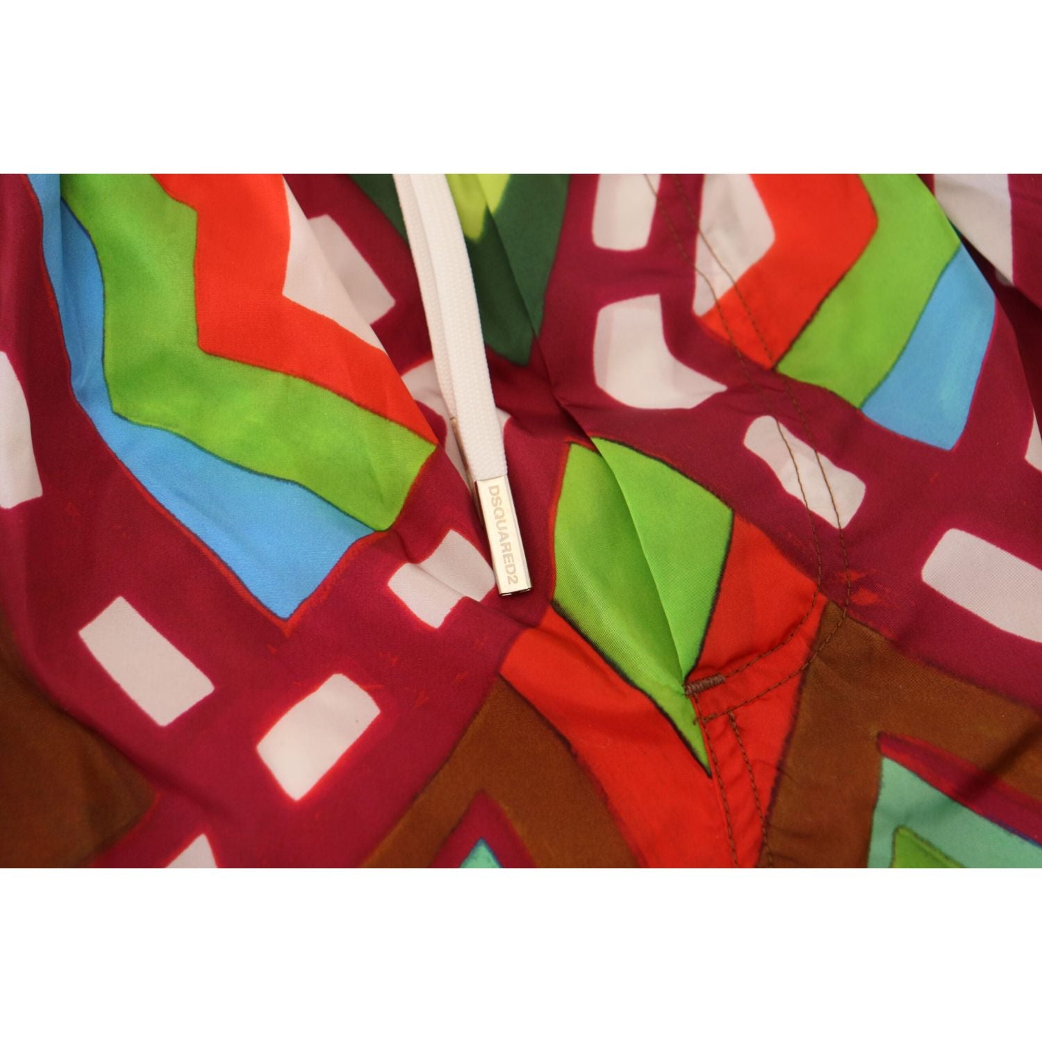 شورت سباحة حصري مطبوع متعدد الألوان من Dsquared²