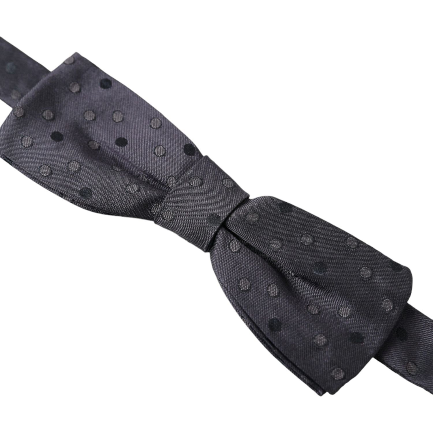 ربطة عنق من الحرير بتصميم أنيق من دولتشي آند غابانا