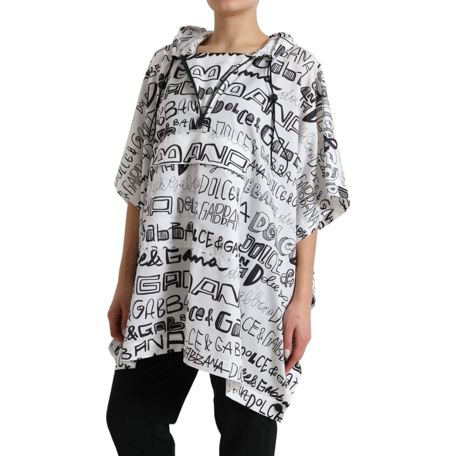 تي شيرت Dolce &amp; Gabbana Chic بغطاء رأس وطبعة شعار