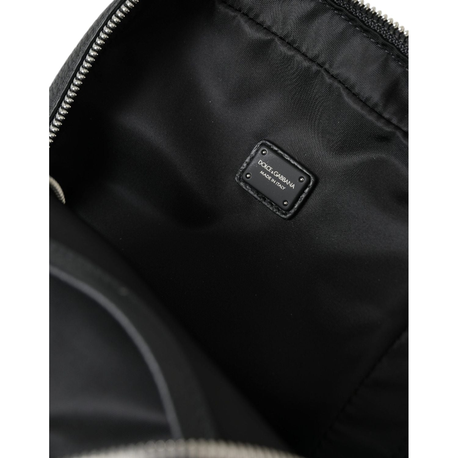 حقيبة ظهر صغيرة أنيقة من جلد العجل باللون الأسود من دولتشي آند غابانا