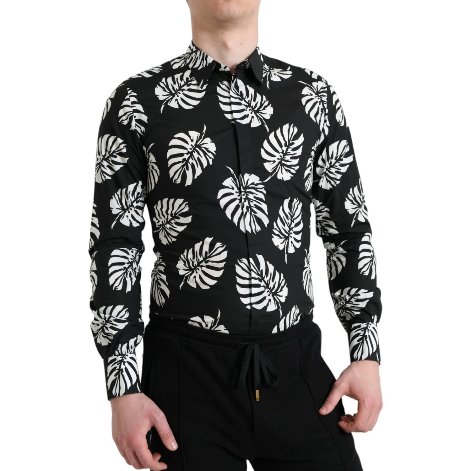 قميص دولتشي آند غابانا الأنيق بقصّة Slim Fit بطبعة أوراق الشجر