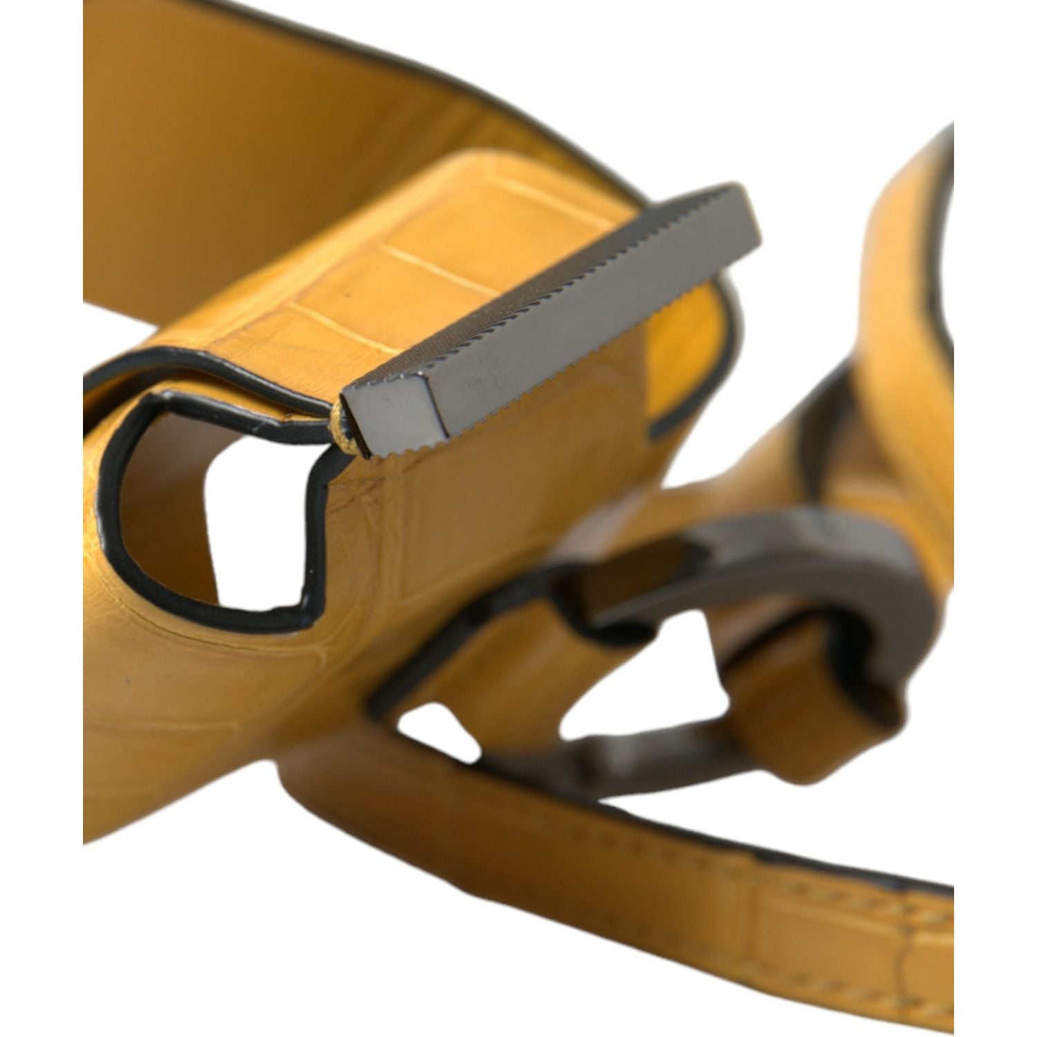 حامل مفاتيح من جلد التمساح الفاخر من دولتشي آند غابانا