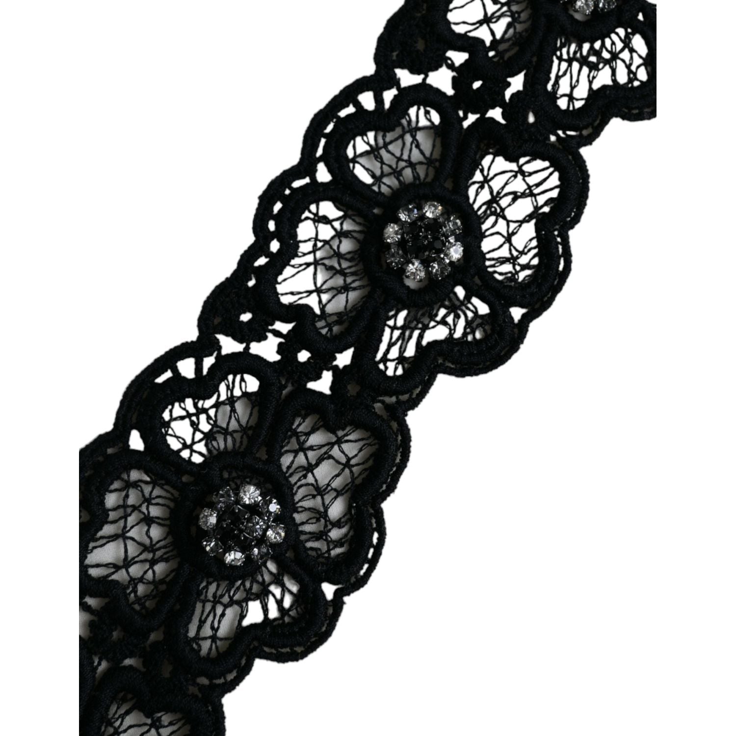 بلوزة دولتشي آند غابانا الأنيقة المصنوعة من الحرير ذات الحواف الدانتيل باللون الأبيض العاجي