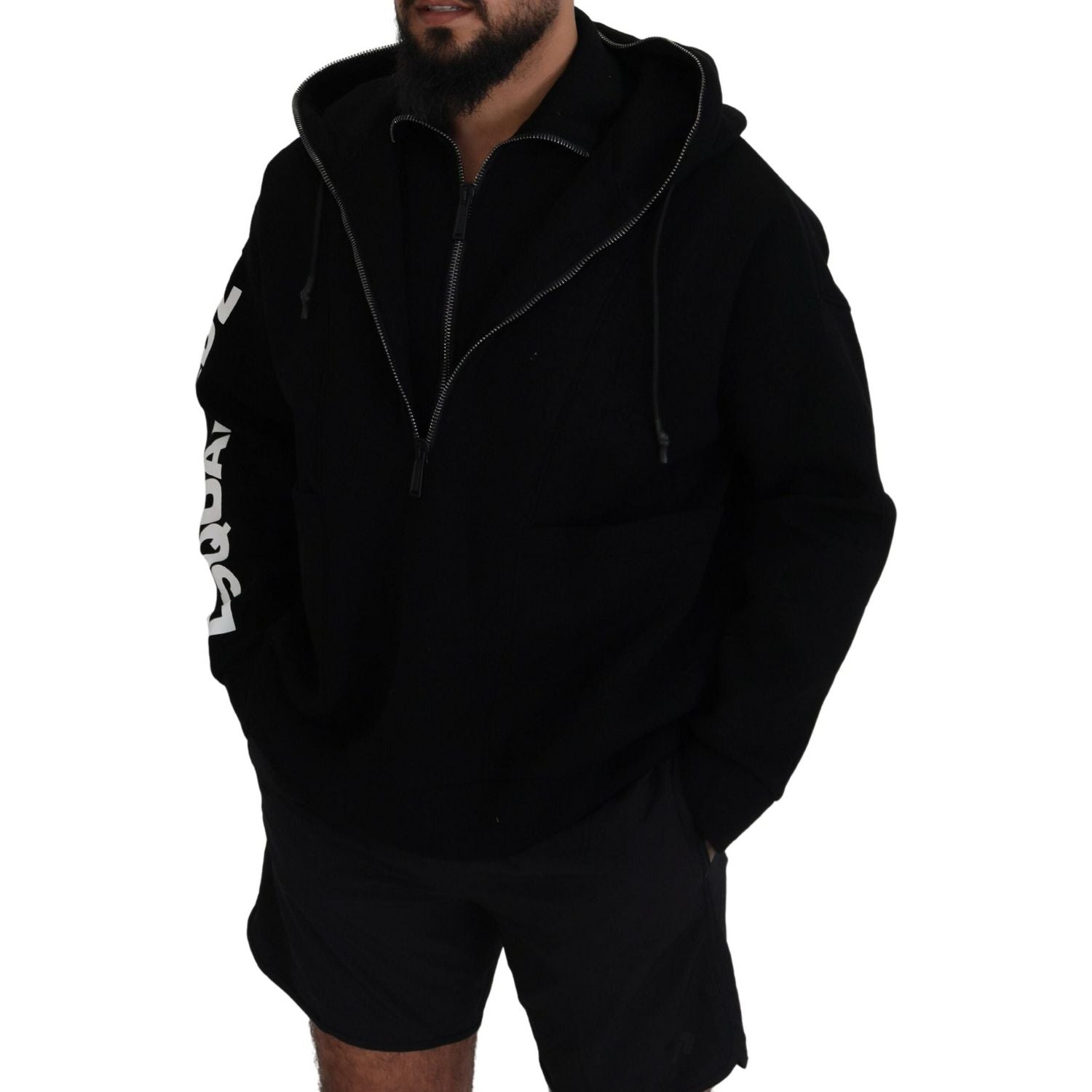 سترة سوداء بغطاء رأس وأكمام مطبوعة وسحّاب مزدوج من Dsquared²