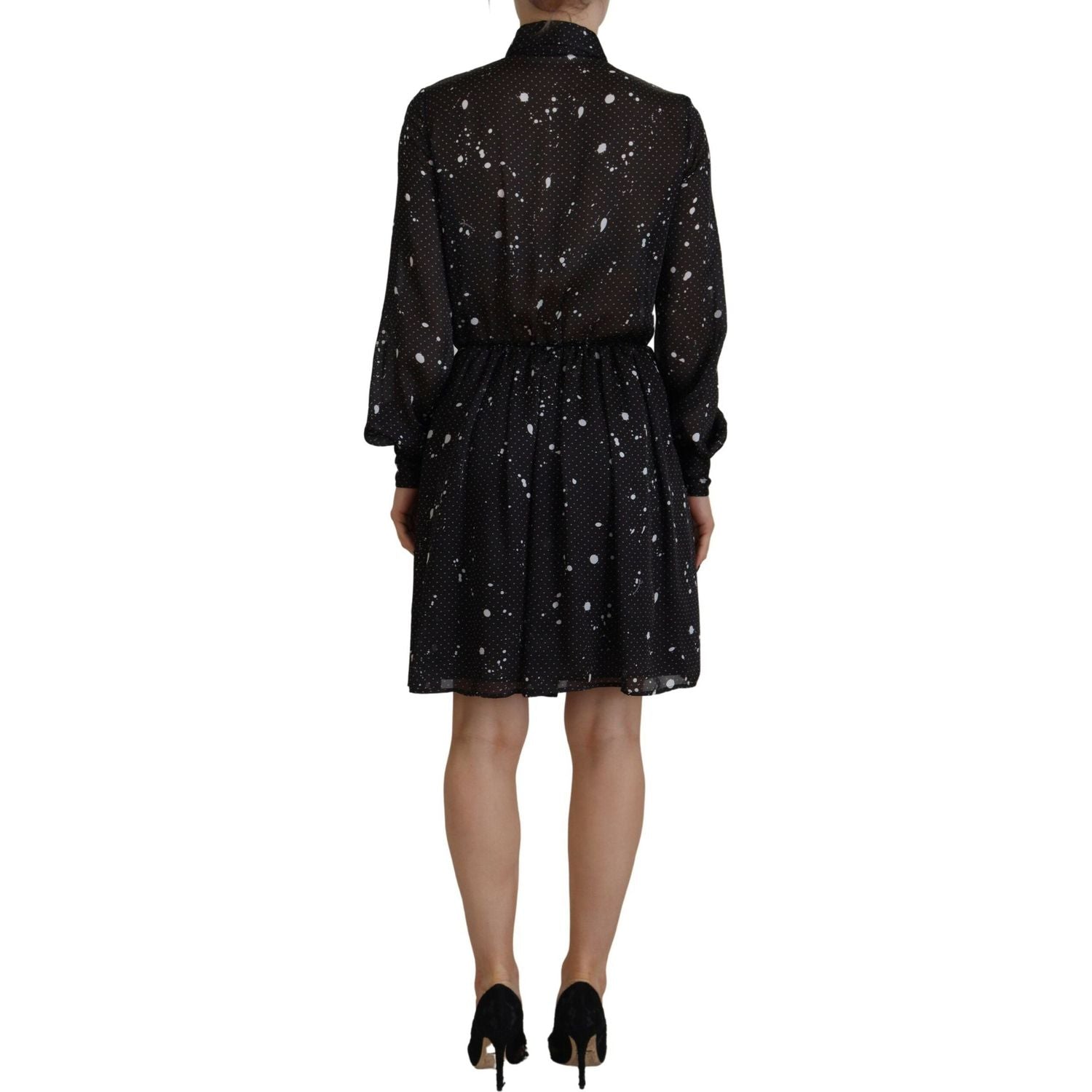 فستان Dsquared² أسود منقط بأكمام طويلة وأزرار