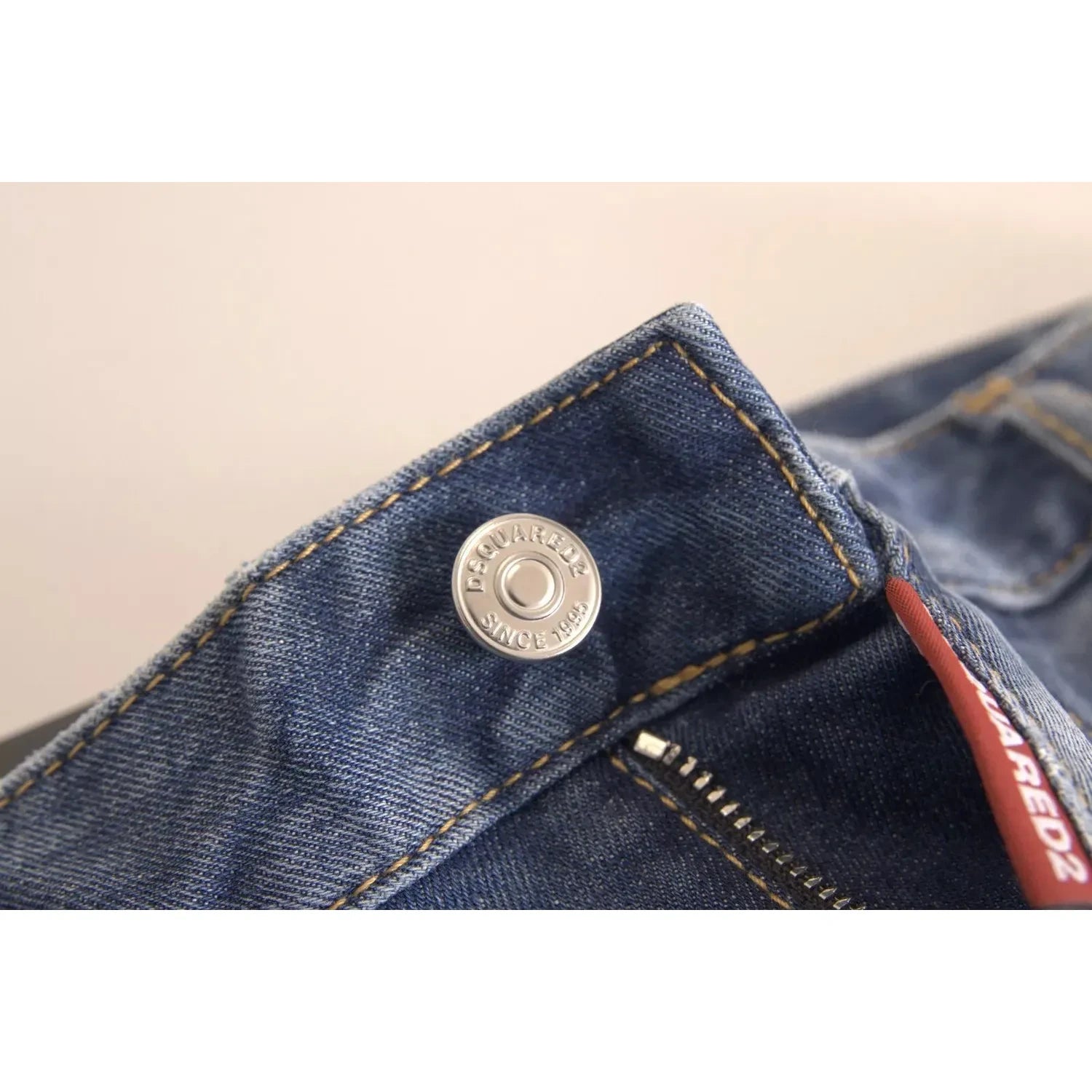 بنطلون جينز قصير من Dsquared² بخصر متوسط ​​باللون الأزرق من Twiggy