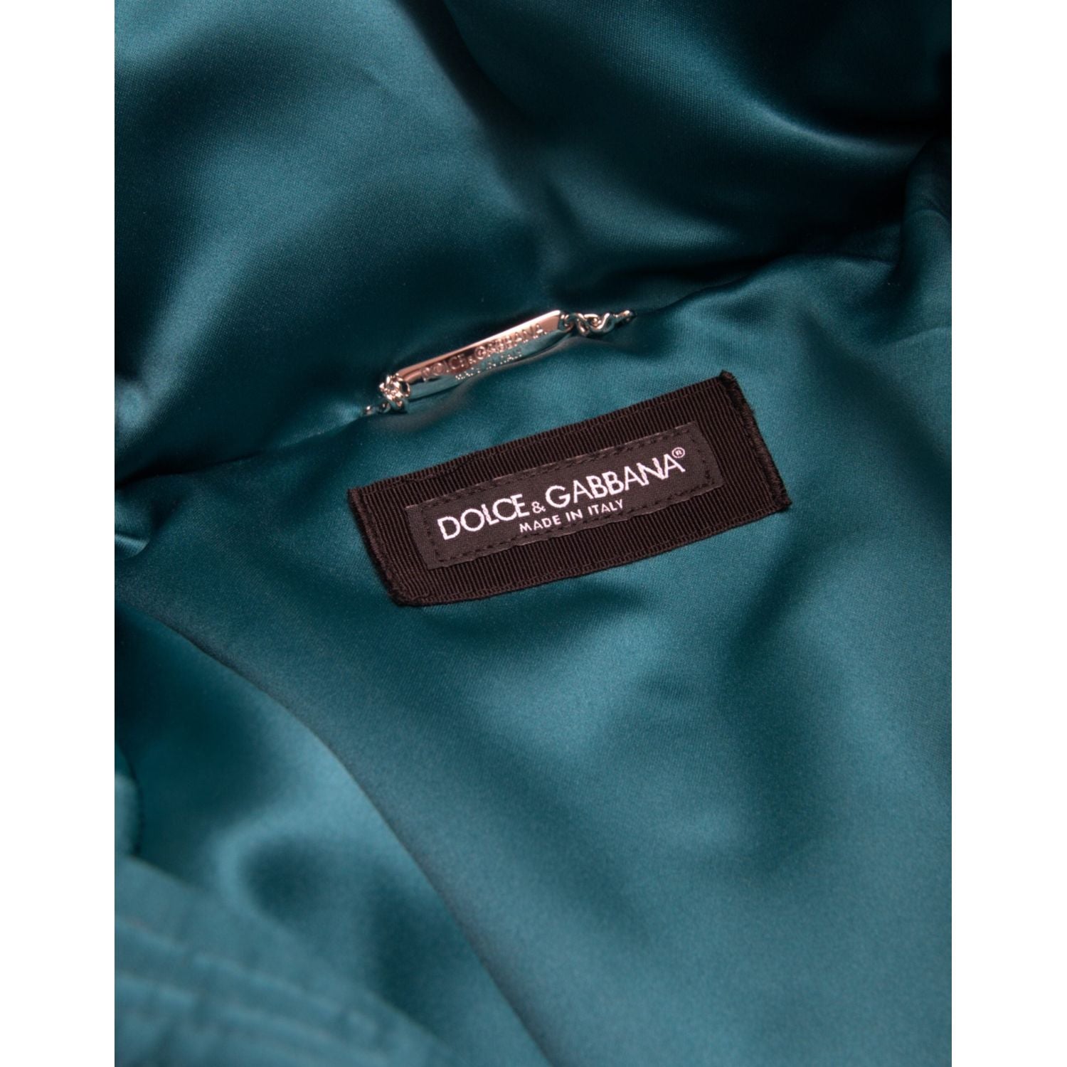 سترة واقية من الرياح مزينة بنقشة زهور متعددة الألوان من دولتشي آند غابانا