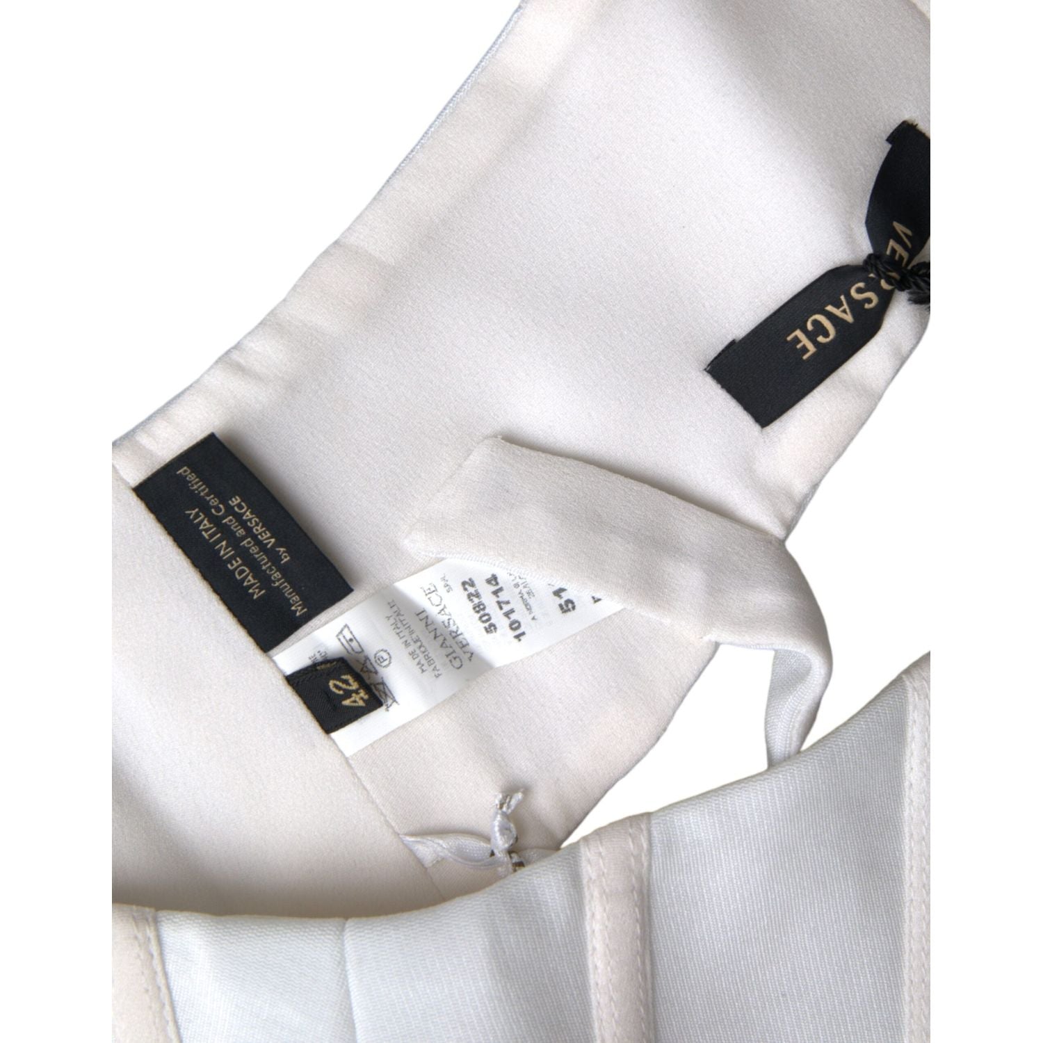 بلوزة قصيرة بدون أكمام من فيرساتشي باللون الأبيض من الفيسكوز