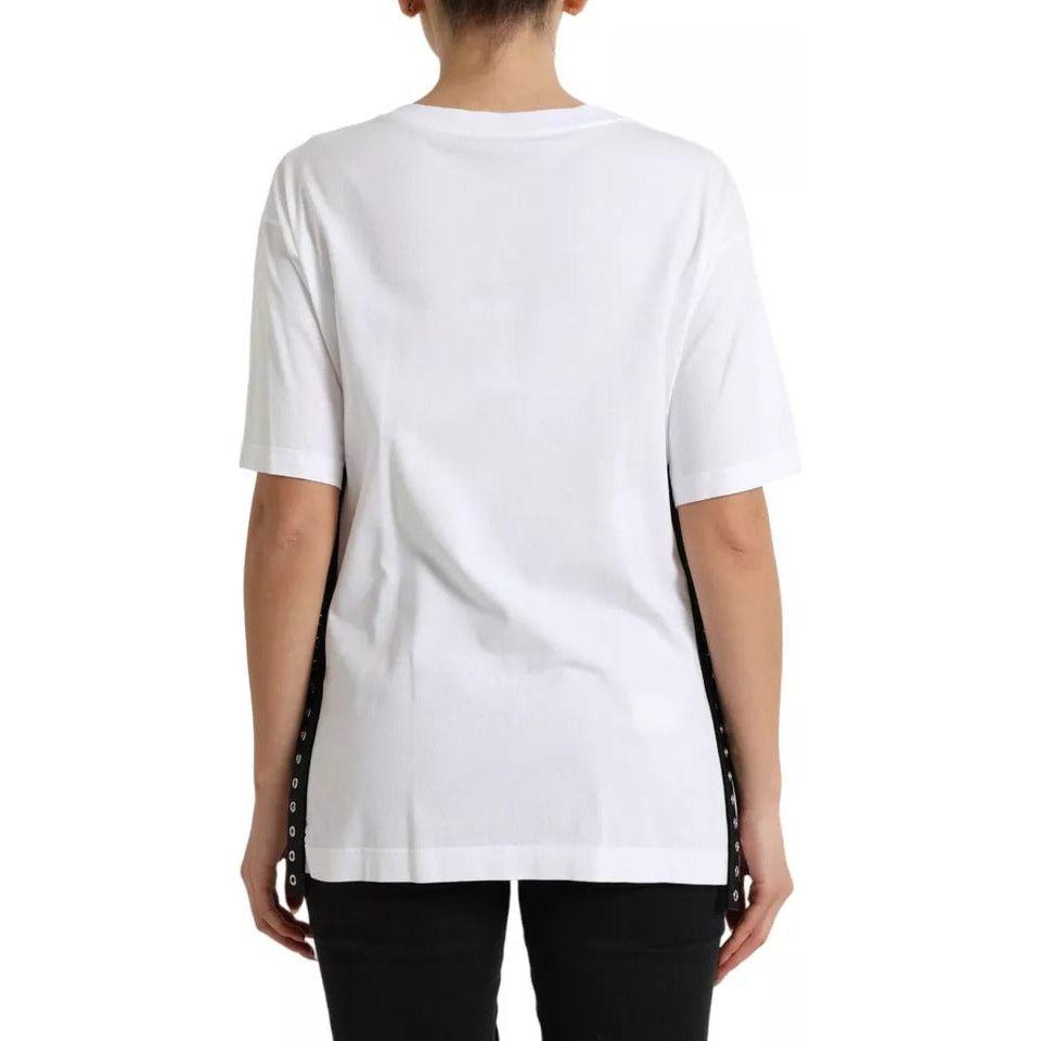 تي شيرت دولتشي آند غابانا بطباعة شعار باللون الأبيض وتفاصيل الدانتيل