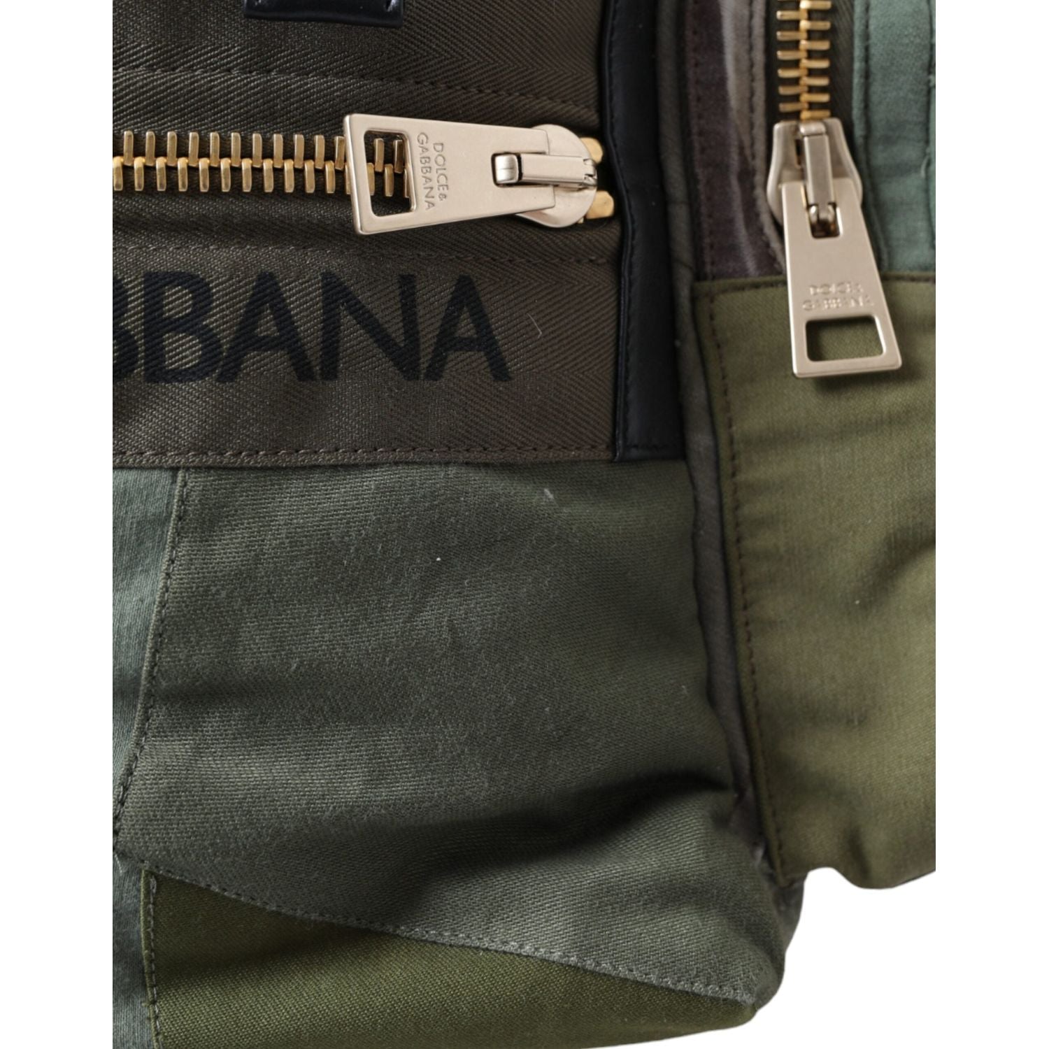 حقيبة ظهر من دولتشي آند غابانا باللون الأخضر العسكري المرقعة