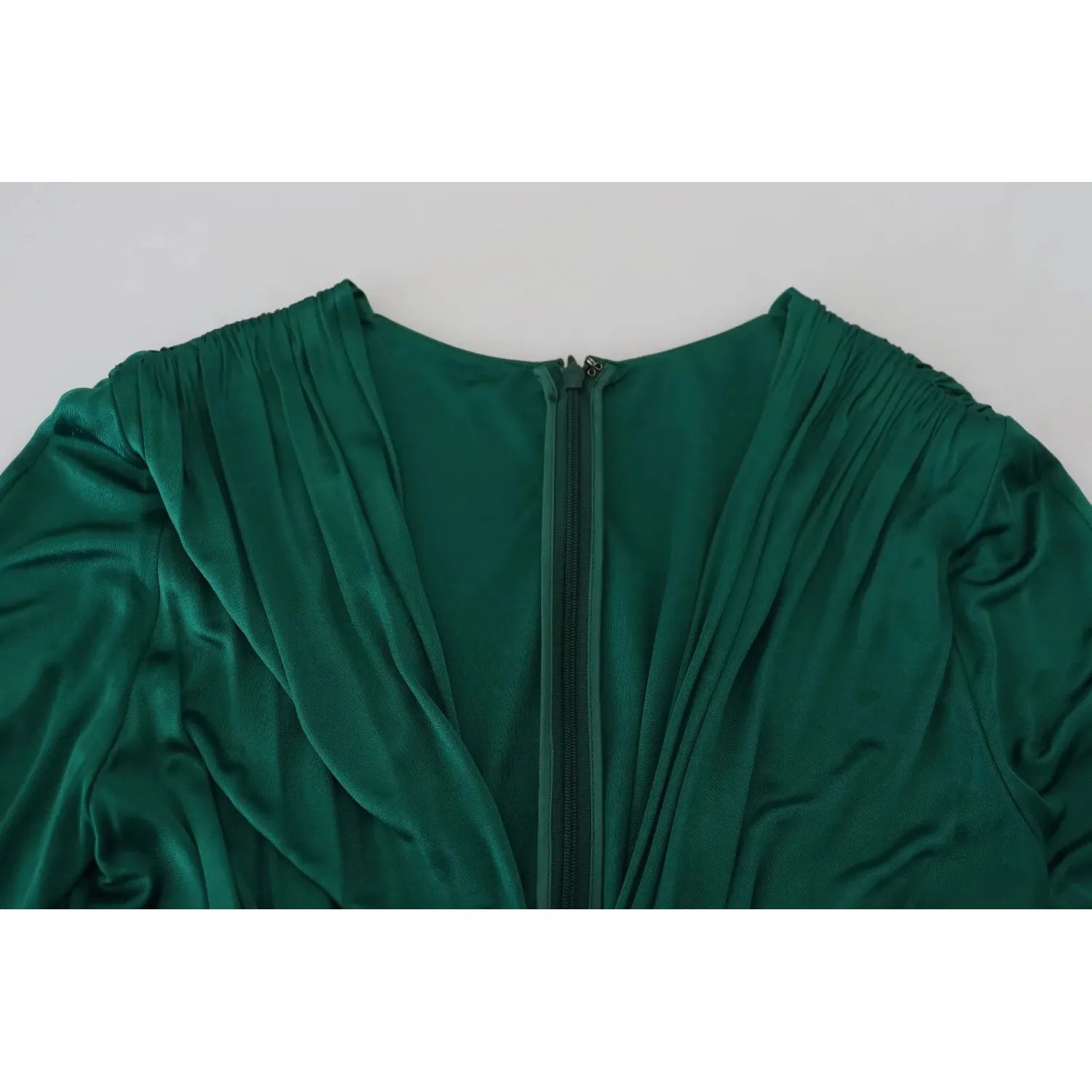 فستان دولتشي آند غابانا متوسط ​​الطول بأكمام طويلة من الفيسكوز باللون الأخضر الداكن