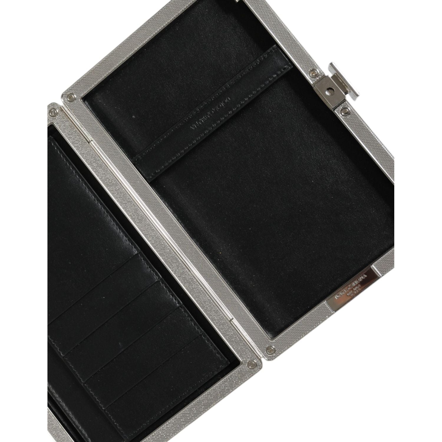 حقيبة كروس بودي صغيرة بإطار فضي من دولتشي آند غابانا مصنوعة من الجلد الأسود