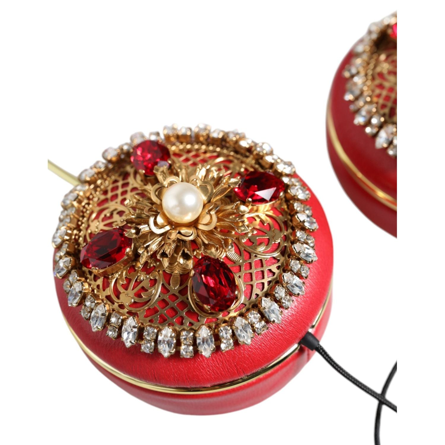 سماعات رأس دولتشي آند غابانا المصنوعة من جلد النابا باللون الأحمر والمزينة بالكريستال