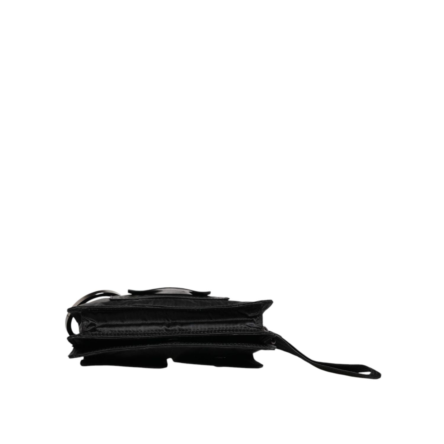 Front view with bag zipped and handles upright.