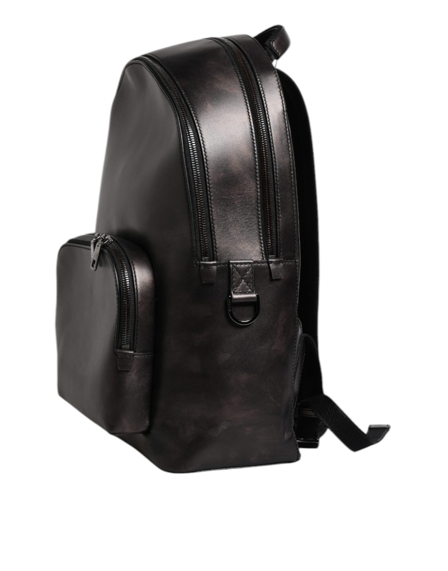 Front view with bag zipped and handles upright.