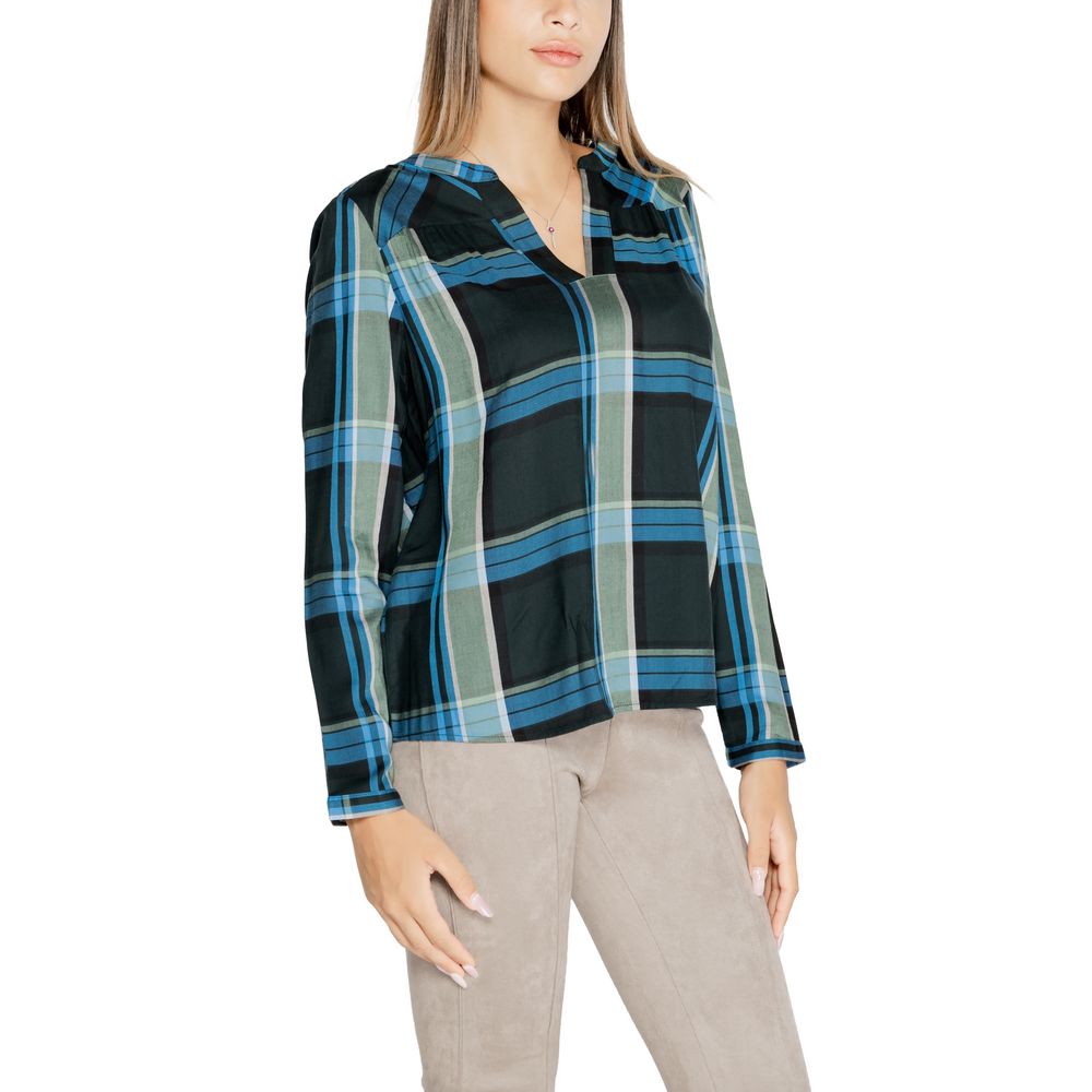 Street One Green Viscose Blouse in check pattern, perfect for fall/winter collection, 100% viscose for women’s shirts and blouses.