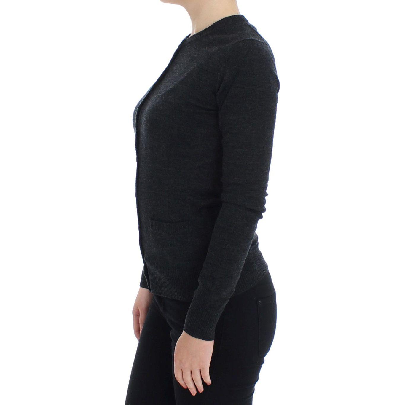 优雅灰色羊毛开衫