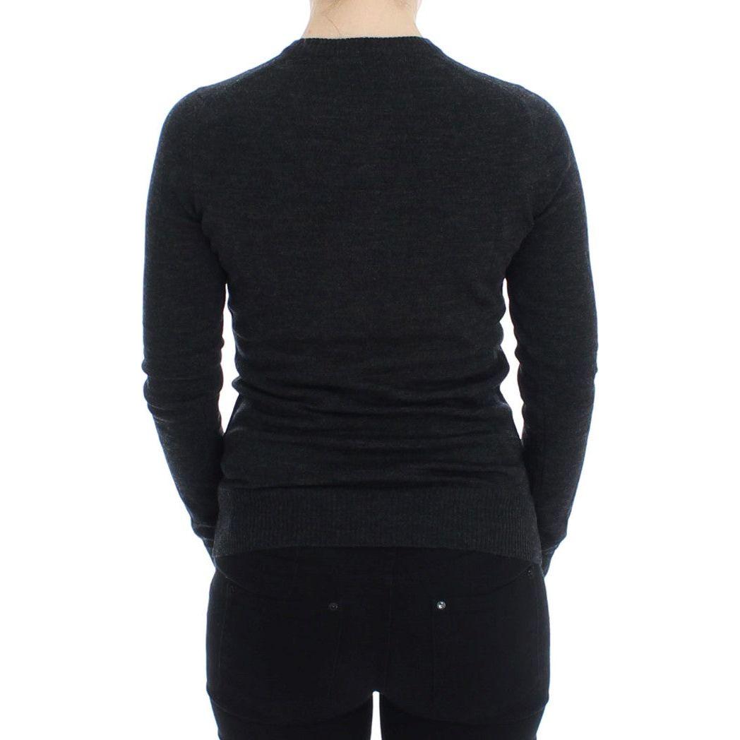 优雅灰色羊毛开衫