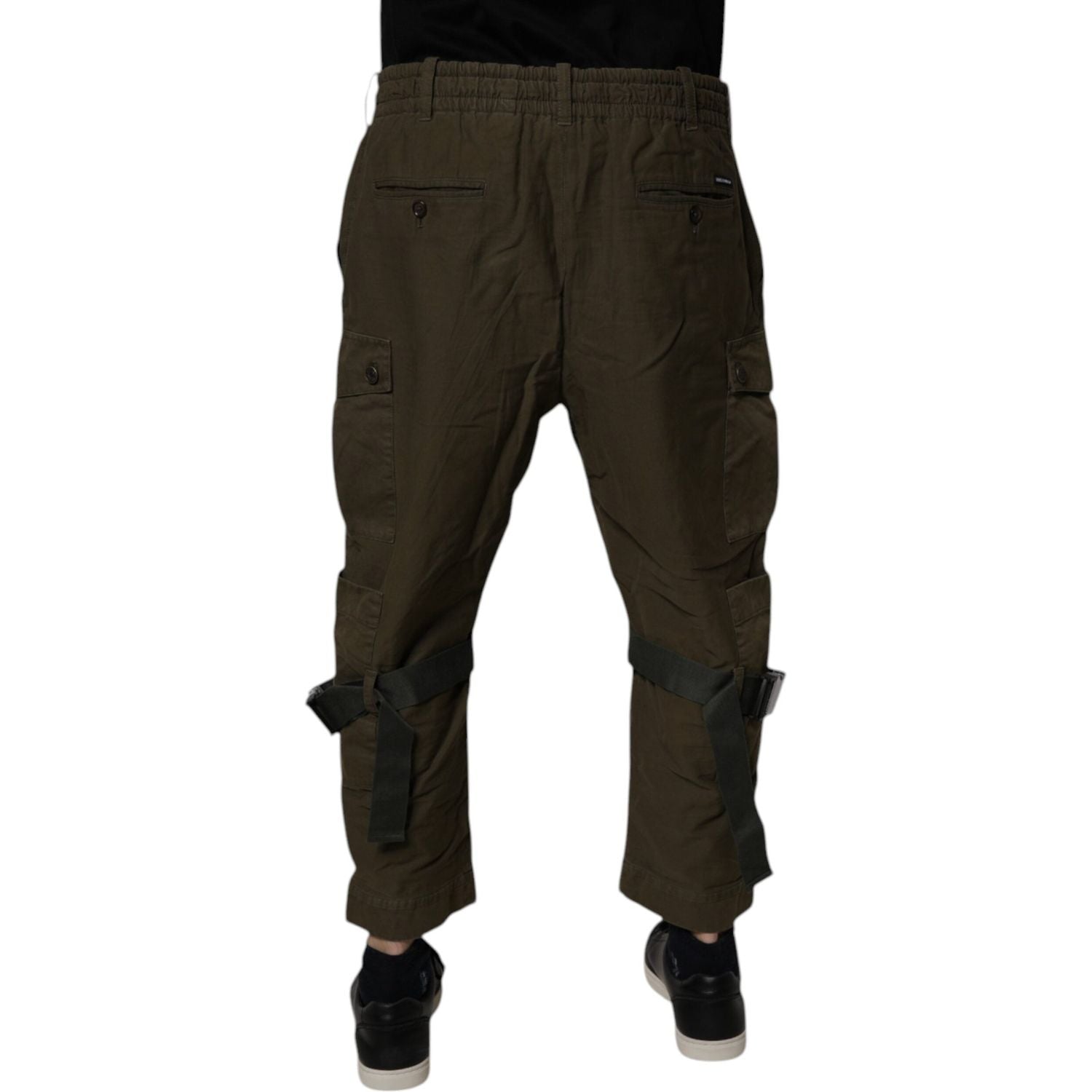 Front view with bag zipped and handles upright.