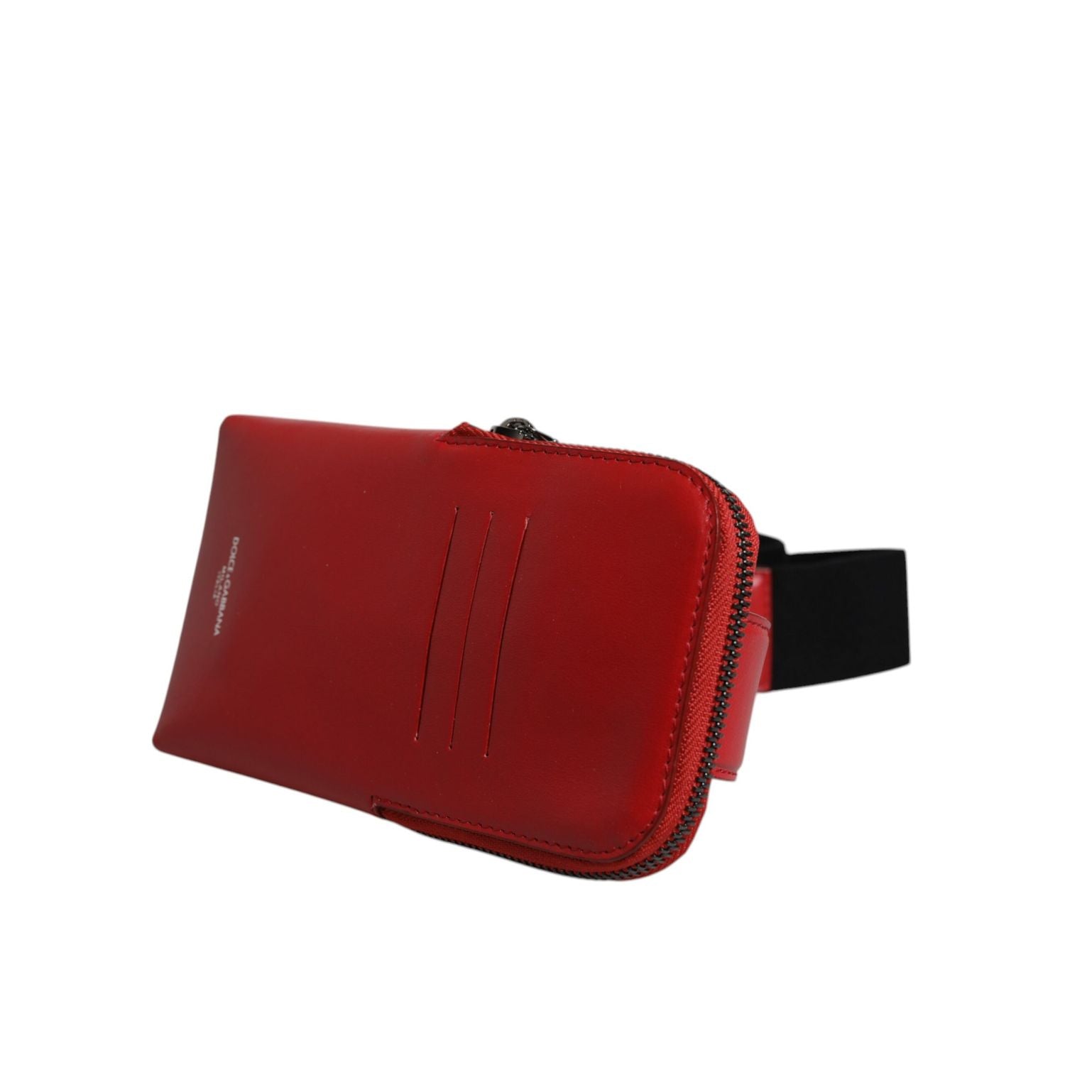 Front view with bag zipped and handles upright.