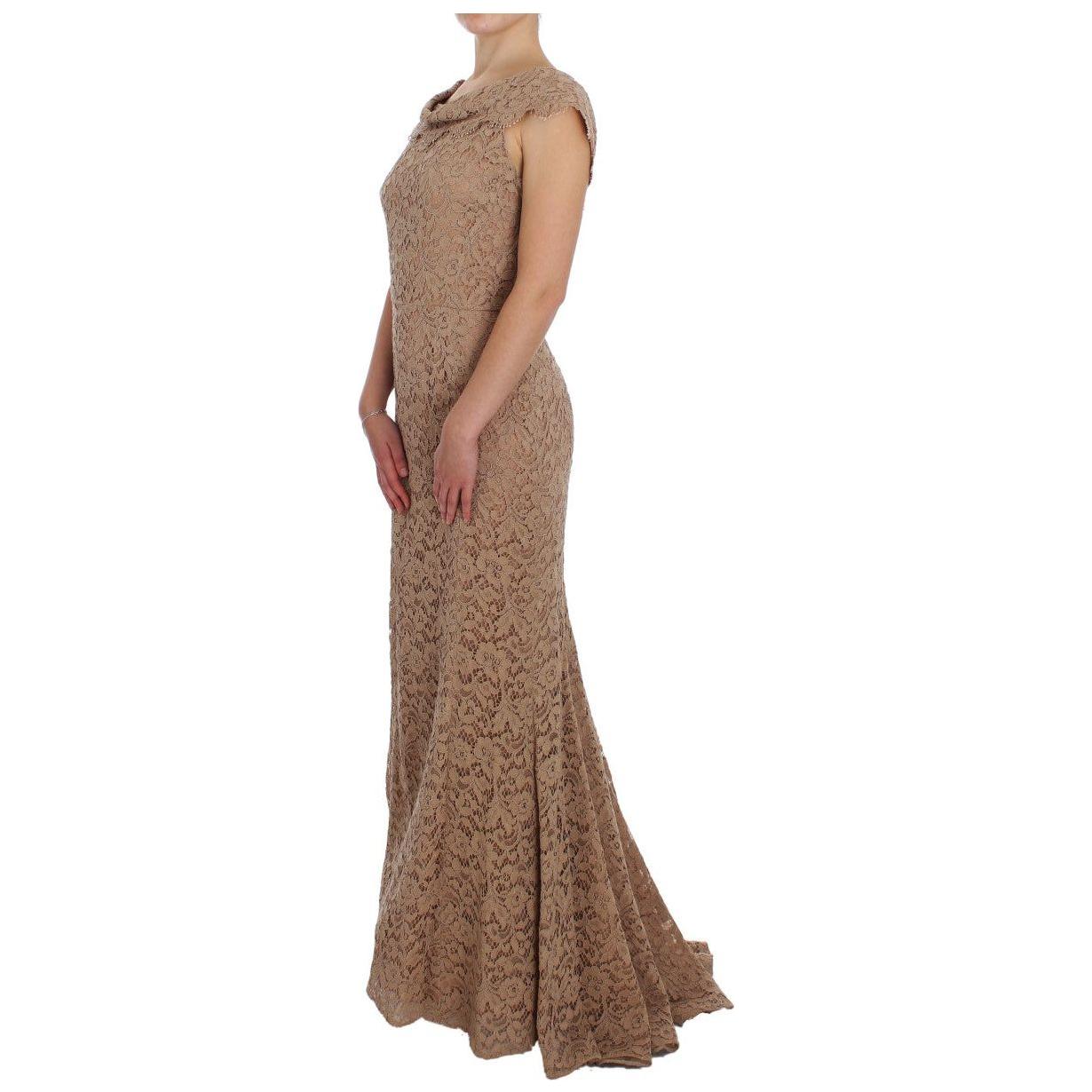 فستان ماكسي أنيق من الدانتيل باللون الوردي من دولتشي آند غابانا