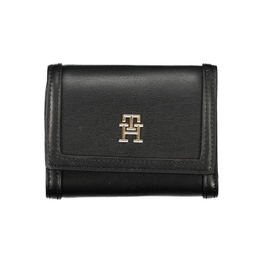 Tommy Hilfiger Black Polyethylene Wallet with logo, double card spaces, coin purse, contrasting details, zip and automatic closure.