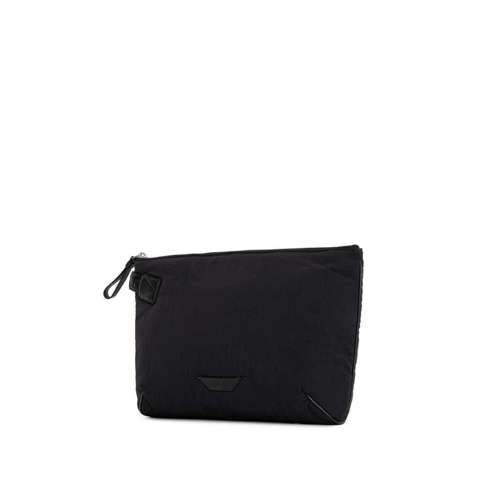 Front view with bag zipped and handles upright.