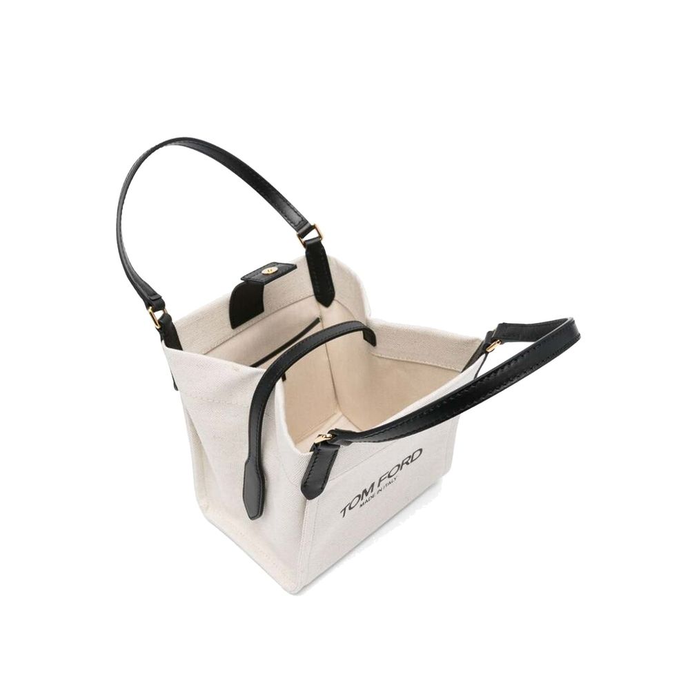 Front view with bag zipped and handles upright.