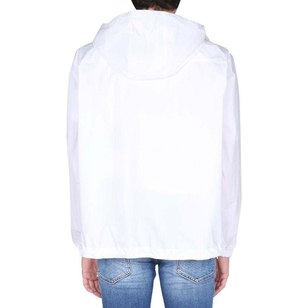 Front view with bag zipped and handles upright.