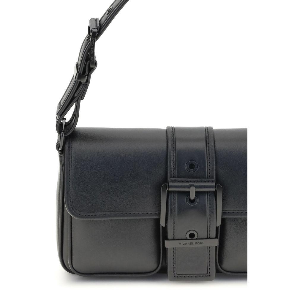 Front view with bag zipped and handles upright.