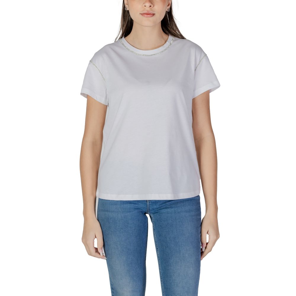 Liu Jo White Cotton T-Shirt with contrasting stitching on shoulders and neckline, shown on a model. Perfect for everyday wear.