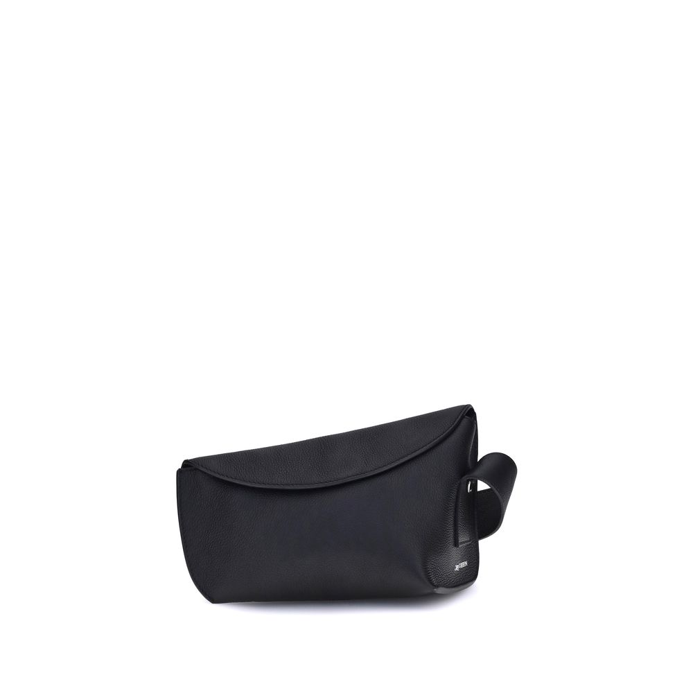 Front view with bag zipped and handles upright.