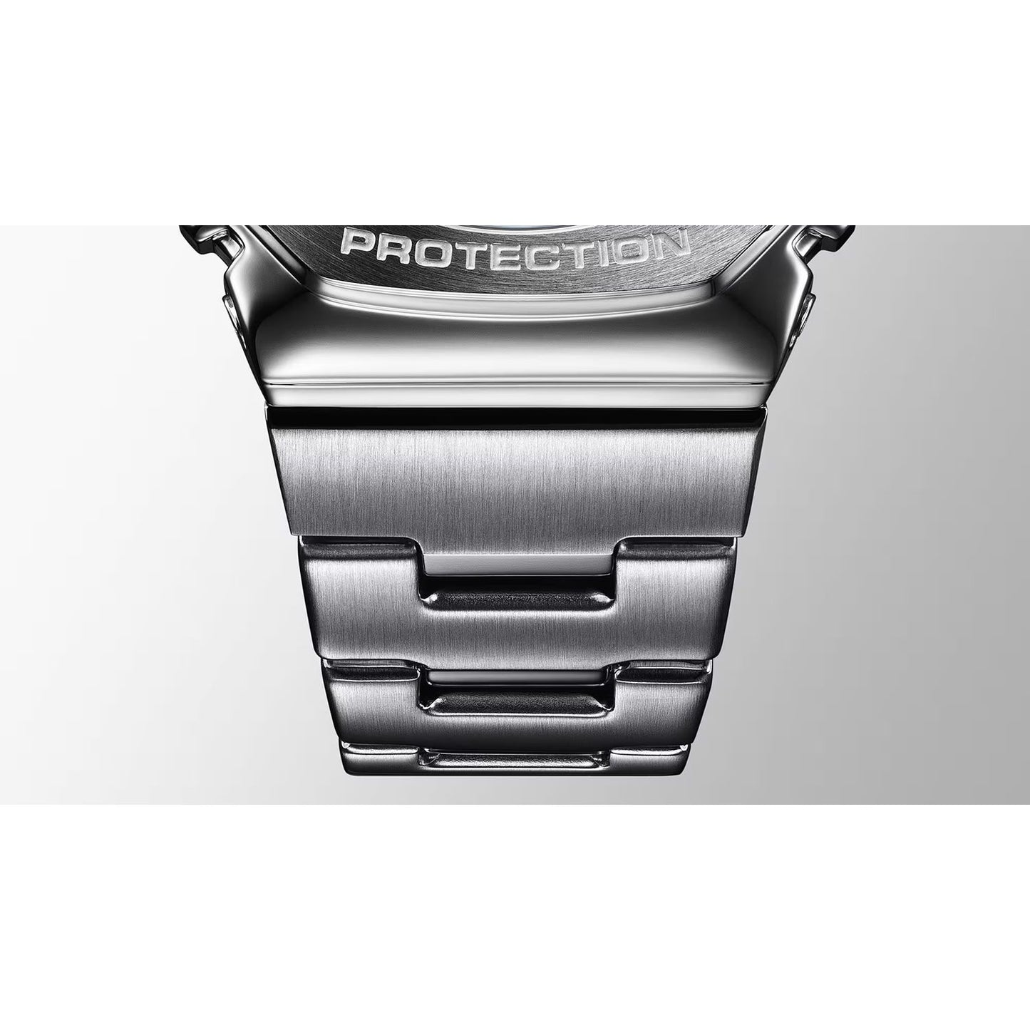 Close-up of CASIO G-SHOCK Mod. OAK G-STEEL VIVID ORANGE wristwatch stainless steel bracelet, showcasing quality craftsmanship.