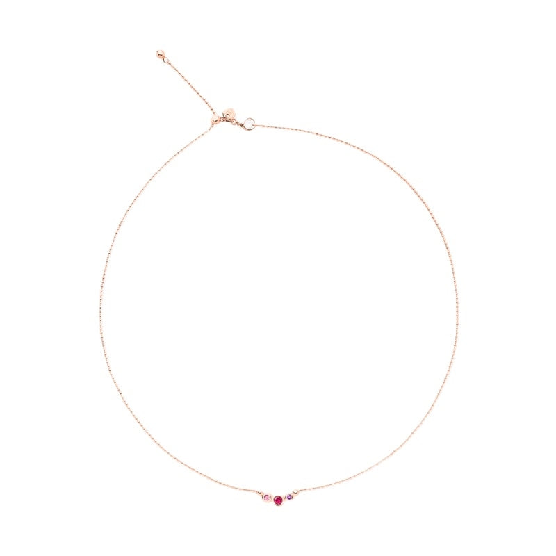 Elegant necklace showcasing the COLLANE DODO MOD. DCC3001BOLLIZRI9R42 design, highlighted with a delicate red gemstone.