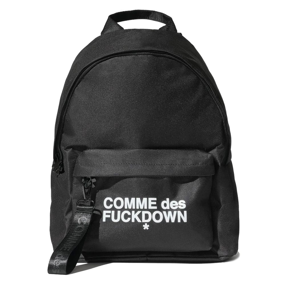 Front view with bag zipped and handles upright.