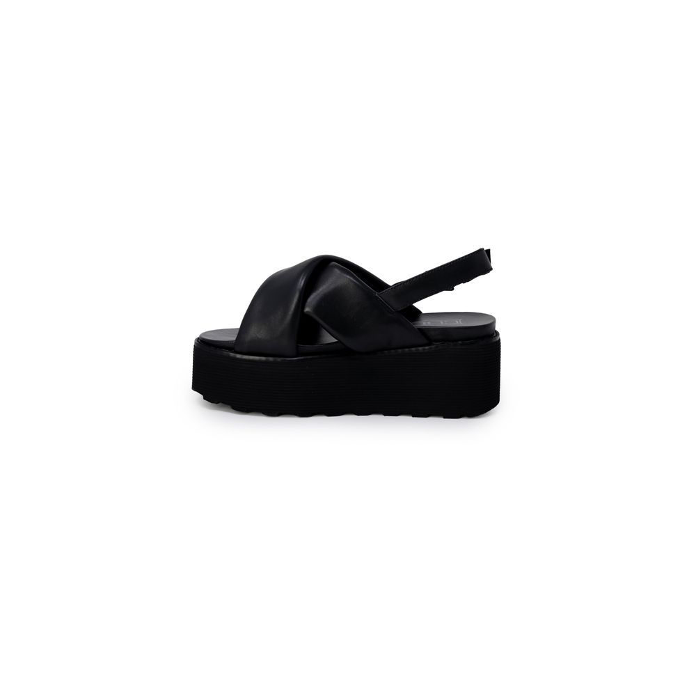 Cult Black Leather Platform Sandals with crossed straps and platform sole for contemporary style and comfort