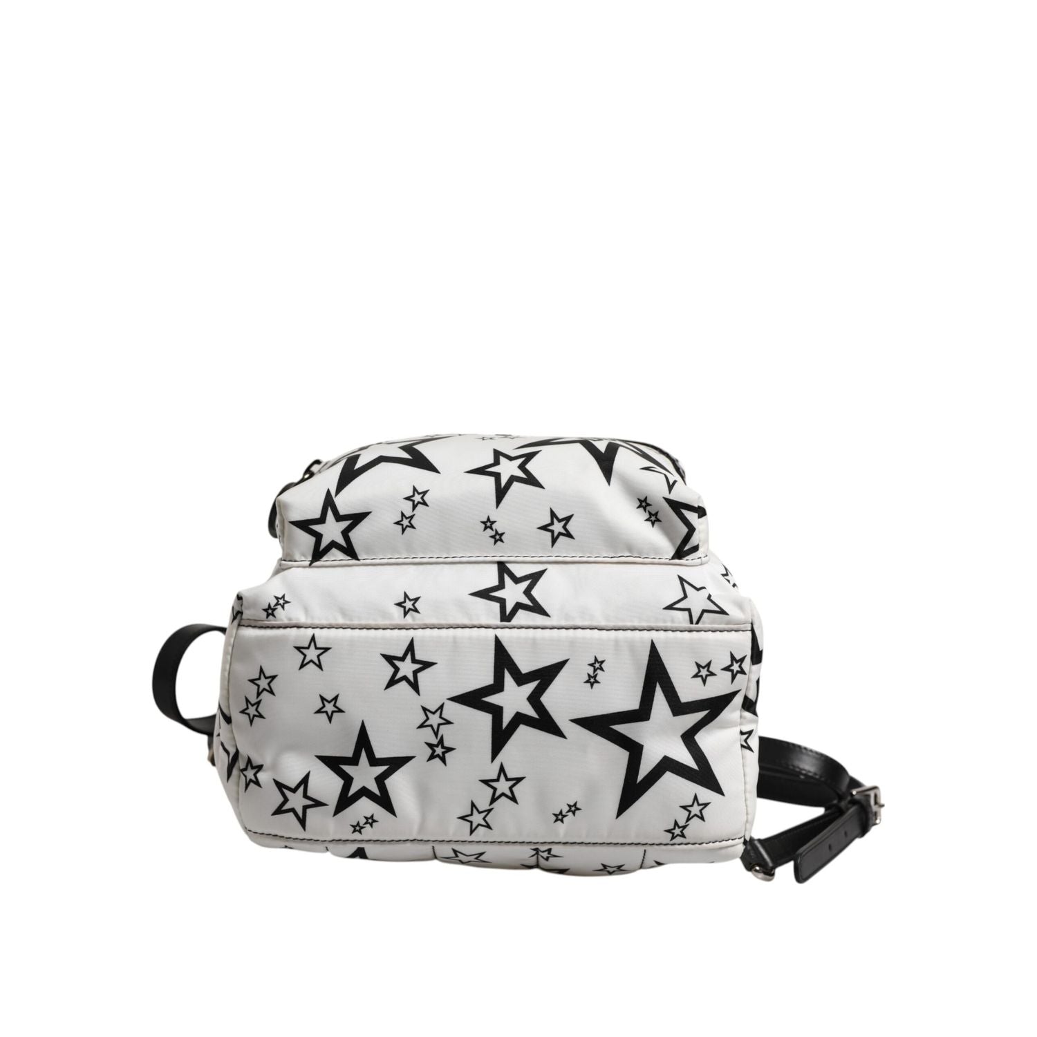 Front view with bag zipped and handles upright.