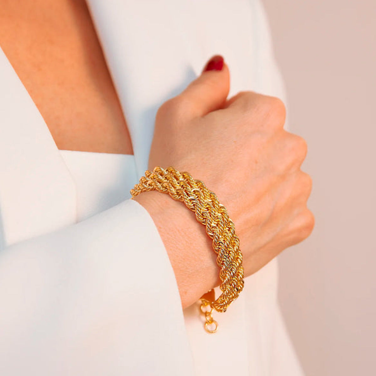 ETRUSCA JEWELS JEWELRY Mod. WSET00763.YG gold bracelet on woman's wrist