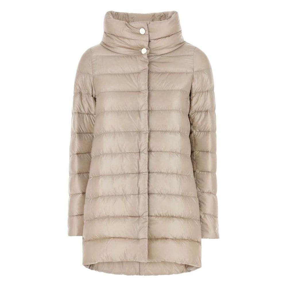 Stylish Herno Coats Powder with V-neck, ultra-light nylon, and fine goose down filling for a soft touch.