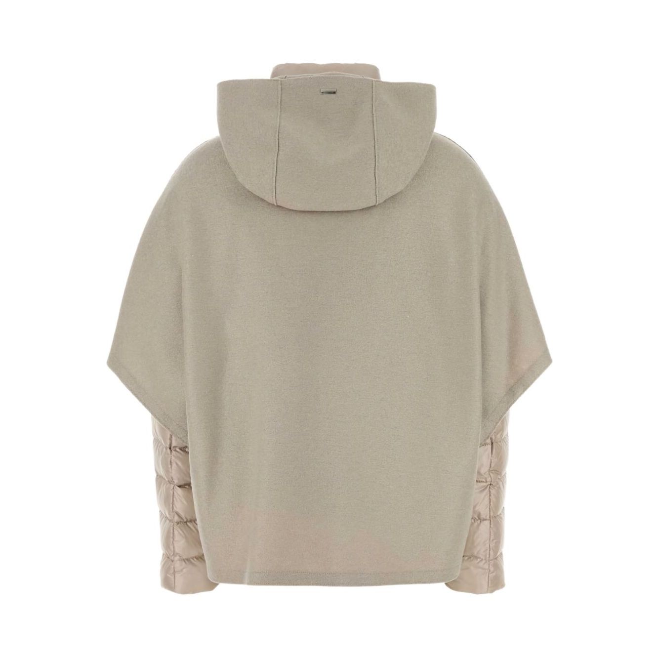Herno Jackets Powder long-sleeved cape with high neck and padded design. Stylish, elegant outerwear with zip fastening.